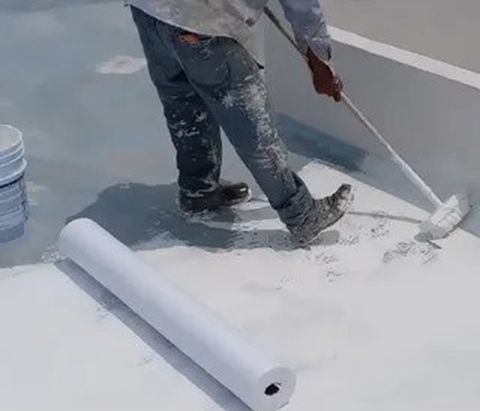 Trabajo de pintura elastomérica reforzada con malla